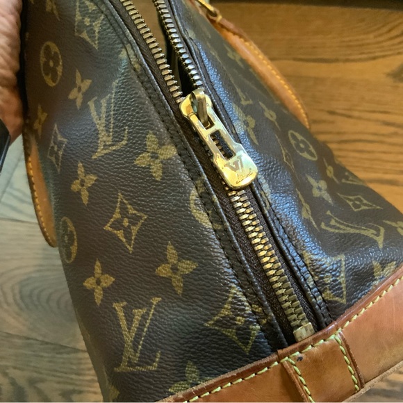 Louis Vuitton Alma Purse - Picture 7 of 11